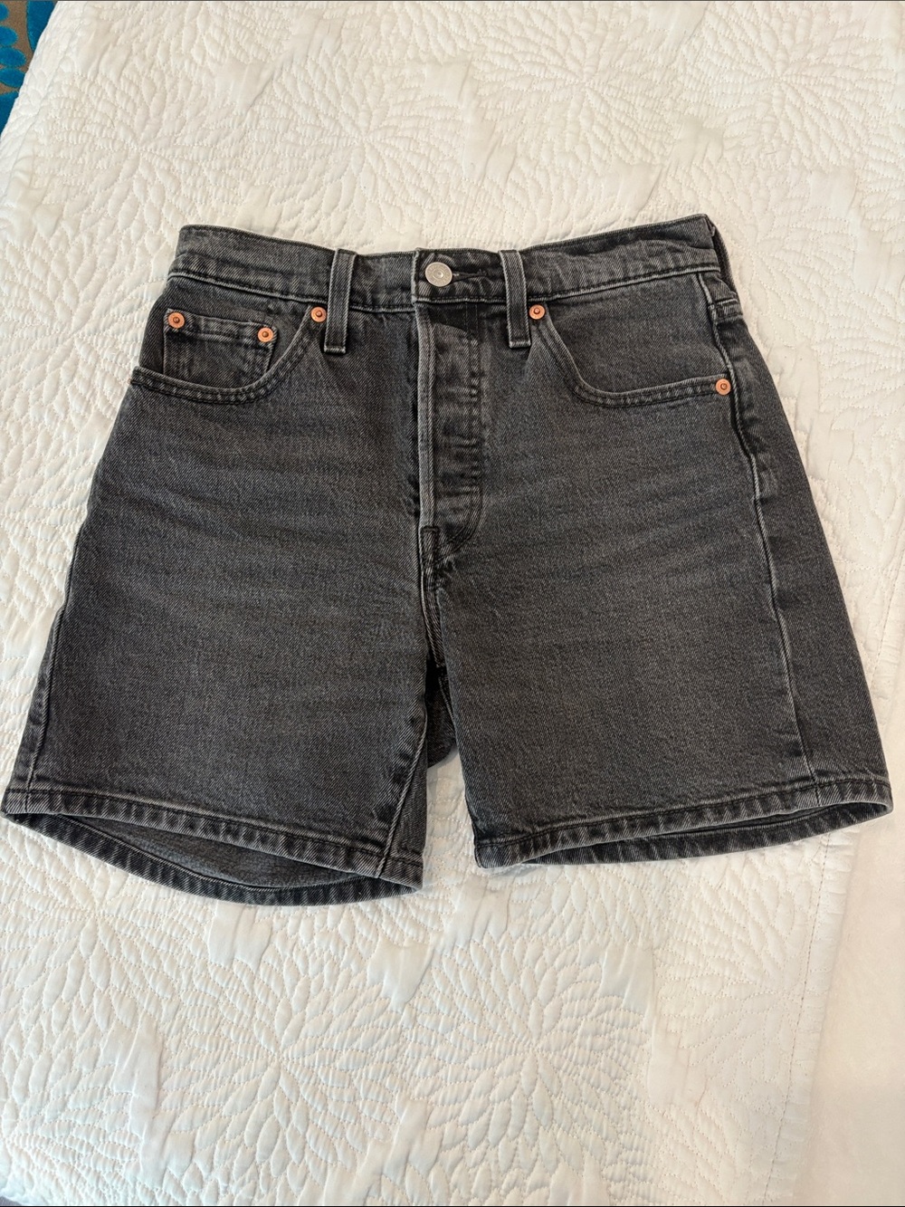 Levi's Black/Gray Denim shorts button closure sz 25